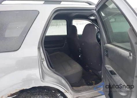 2010 Ford Escape Xlt из США, поврежденный, VIN 1FMCU9DG6AKC14683